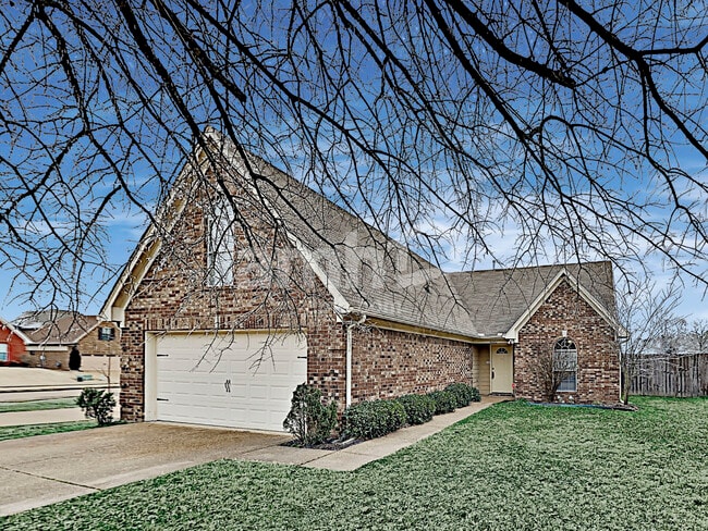 Building Photo - 4082 Colton Dr