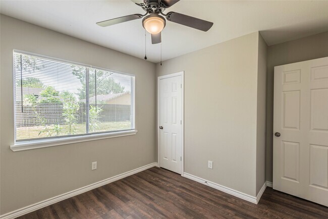 Building Photo - 7522 Pepperbrook Dr