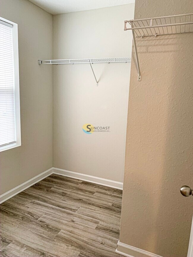 Building Photo - 3551 Rain Forest Dr W