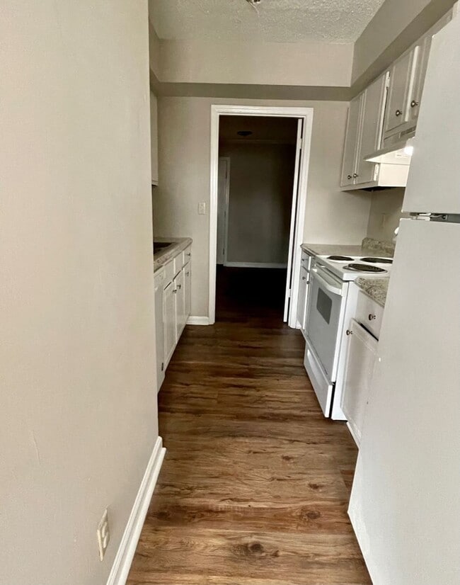 Building Photo - 00401