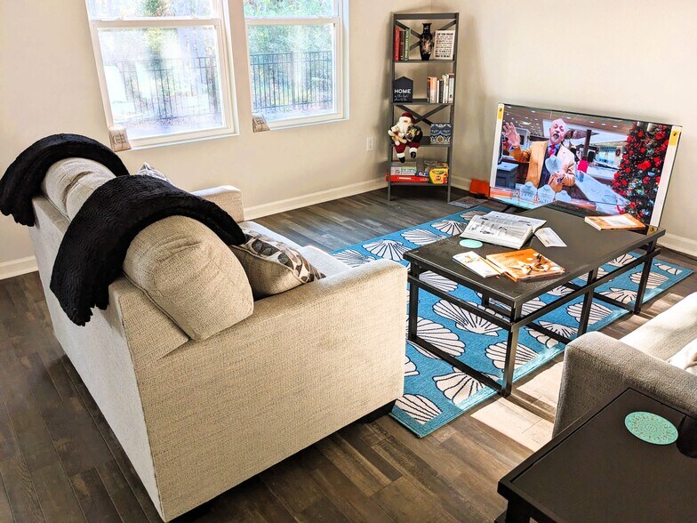 Building Photo - 768 Pantego Blvd SE