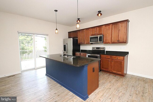 Building Photo - 185 Magellan Dr
