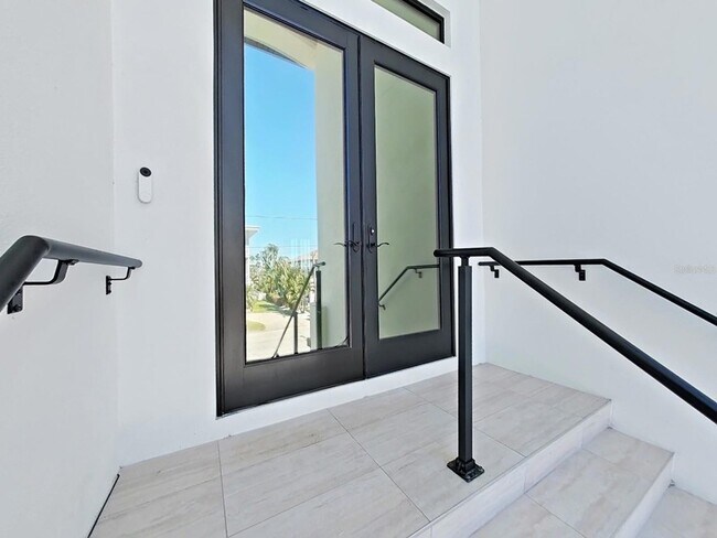 Building Photo - 882 Bay Point Dr