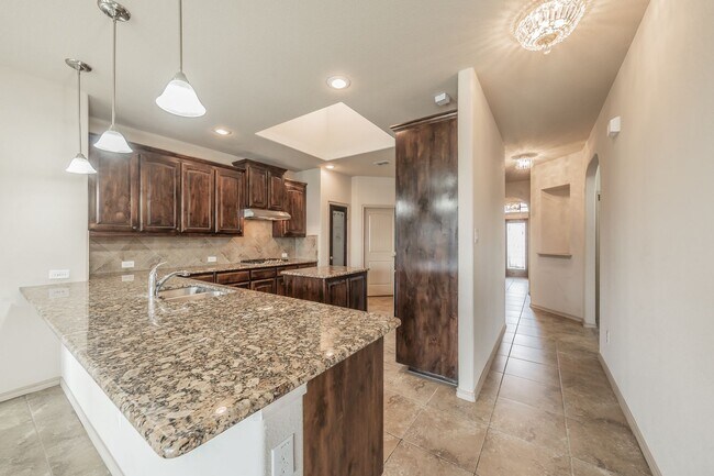 Building Photo - Excellent 3 bedroom plus office in Villages at Edgecliff