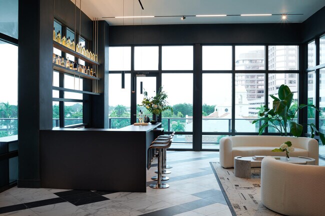 Building Photo - 695 S Olive Ave