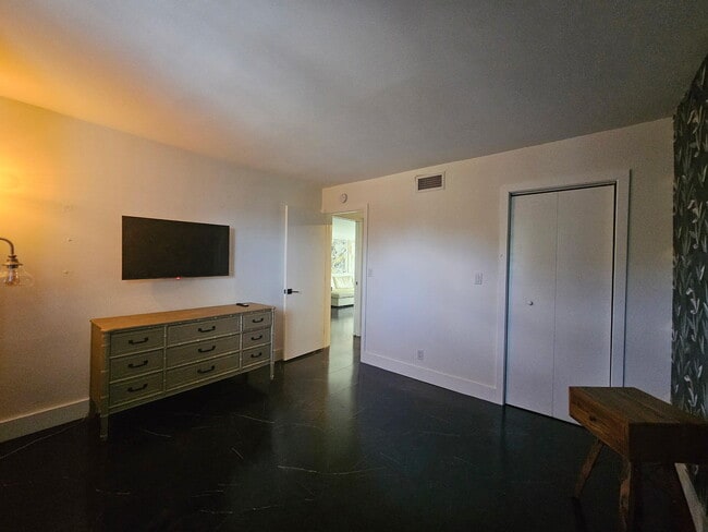 Building Photo - 1541 S Ocean Blvd