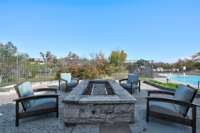 Building Photo - 173 Riverhill Dr