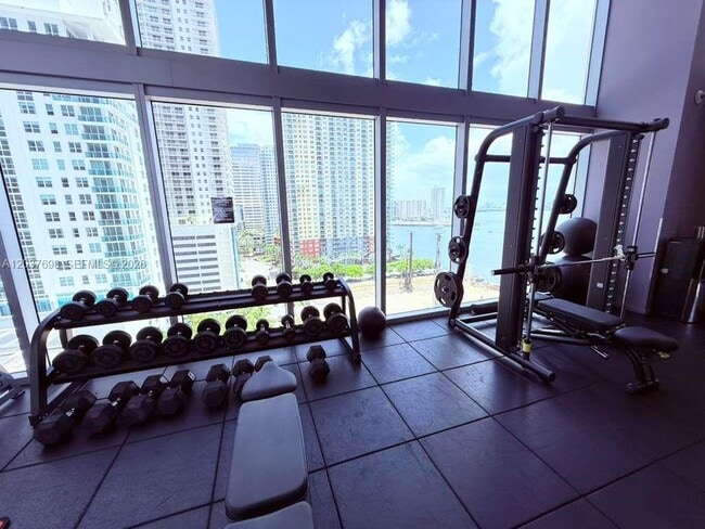 Building Photo - 1300 Brickell Bay Dr