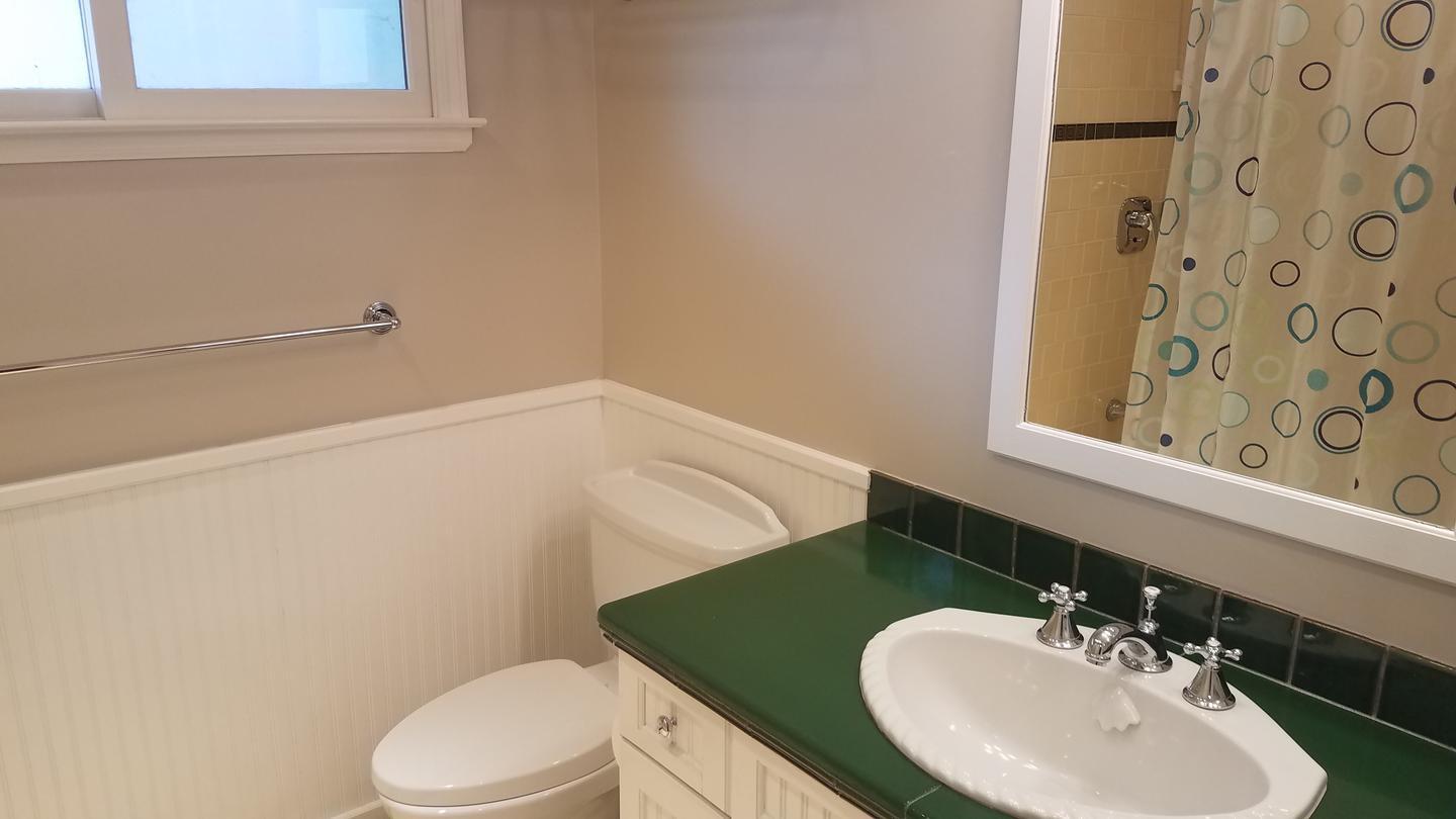 Building Photo - Spacious updated 3BR home with deck & chef’s Kitchen