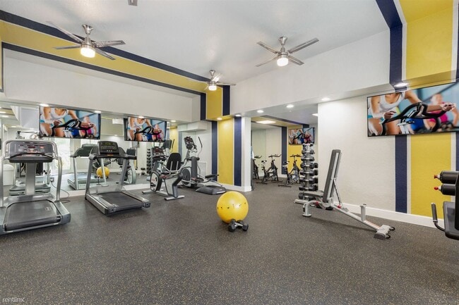 Building Photo - 399 E Sheridan St