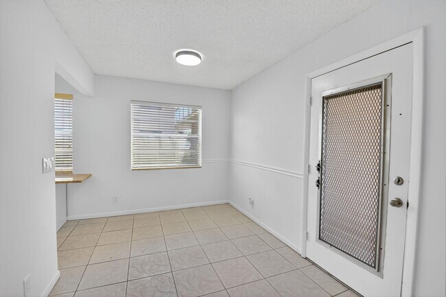 Building Photo - 341 Capri H