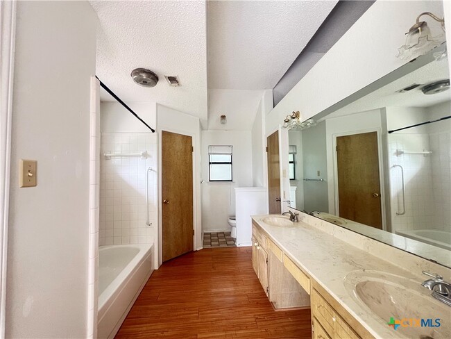 Building Photo - 4708 Bluestem Ln