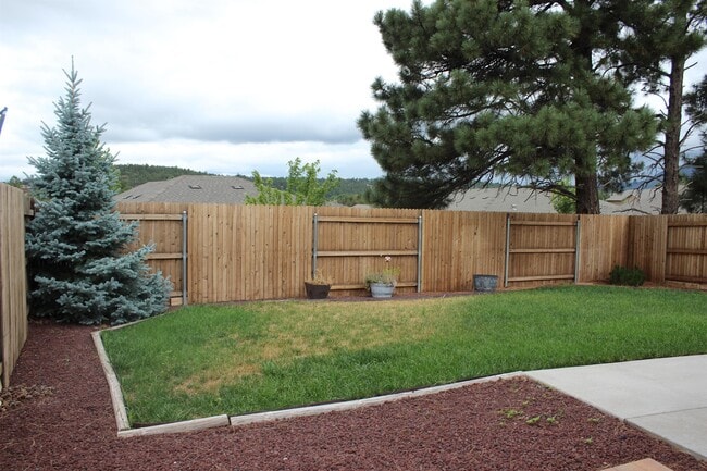 Building Photo - 1149 N Flowing Springs Trail