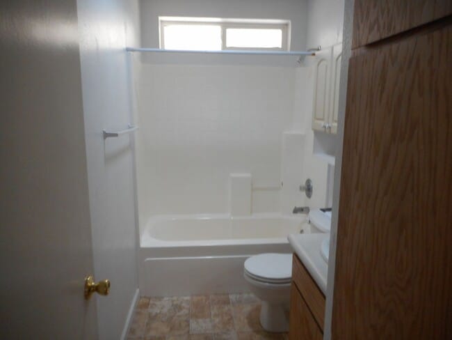 Building Photo - 3BR/2Bath home on Pearl Circle in Susanville