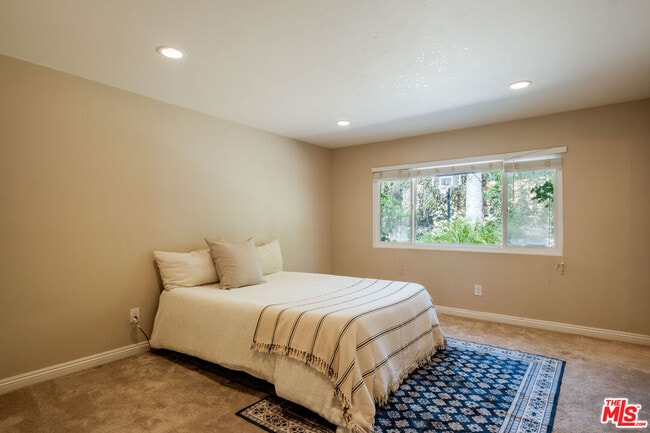 Building Photo - 3194 Rossini Pl