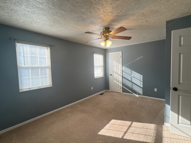 Building Photo - 2748 Hunters Point Dr