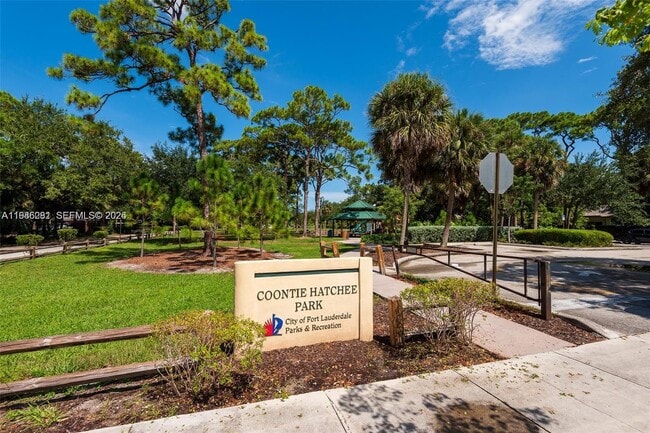 Building Photo - 1716 SW 12th Ct