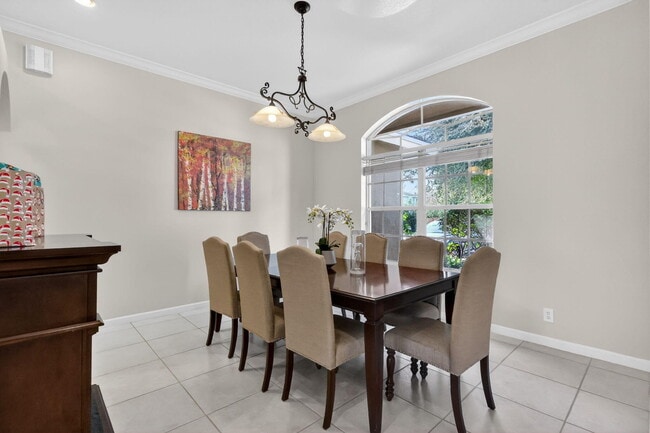 Building Photo - 1500 Firethorn Dr