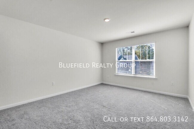 Building Photo - 380 Fenwick Dr