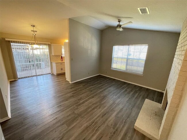 Building Photo - 8004 Clydesdale Dr