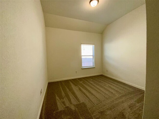 Building Photo - 247 Du Bois Ln