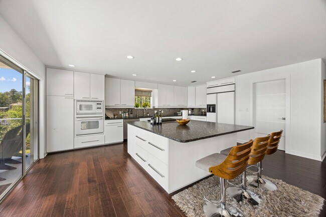 Building Photo - 14030 Mandarin Oaks Ln