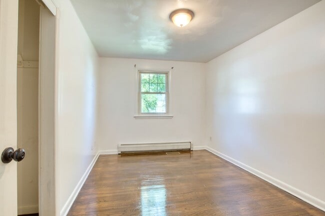 Building Photo - 171 Newell Ave