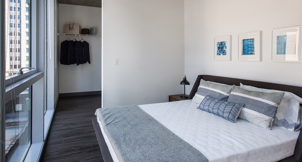 Building Photo - 212 W Washington St