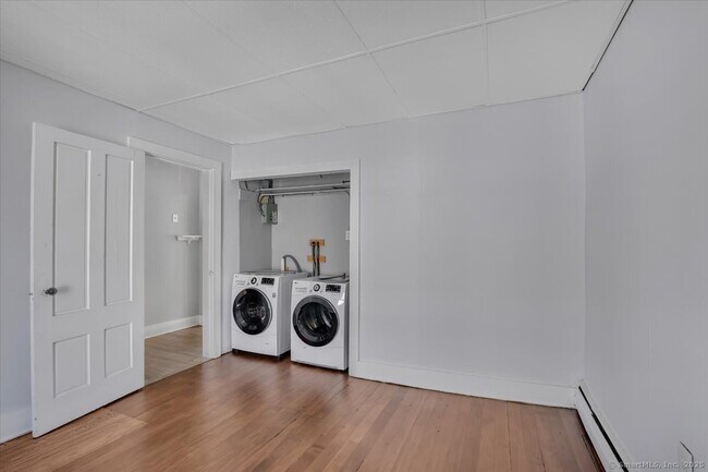 Building Photo - 29 Hotchkiss St