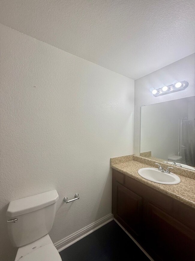 Building Photo - 1113 Meadows Edge Dr