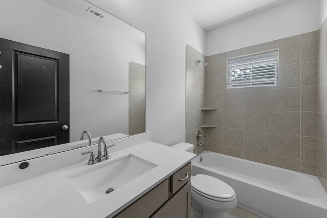 Building Photo - 6033 Cypress St