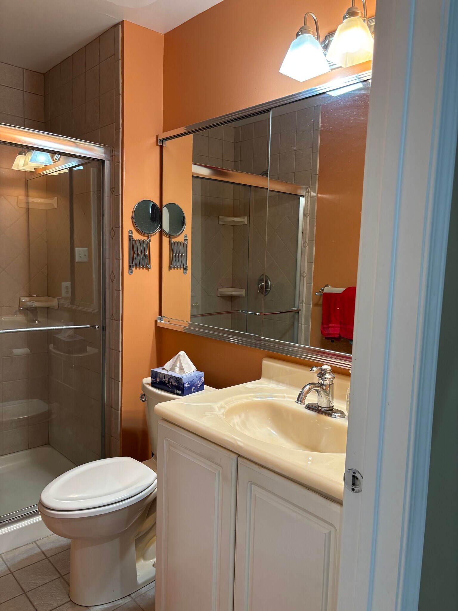 Building Photo - 637 Muhlenberg Dr