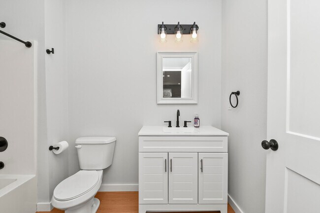 Building Photo - 505 W Grand St