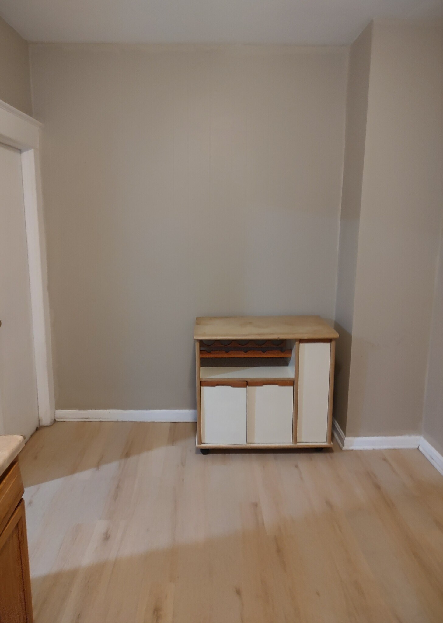 Eat-in Kitchen- Small 2 person table has been placed there previously - 1914 Manada St