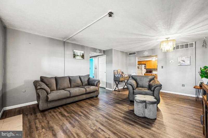 Building Photo - 4411 Forest Ln