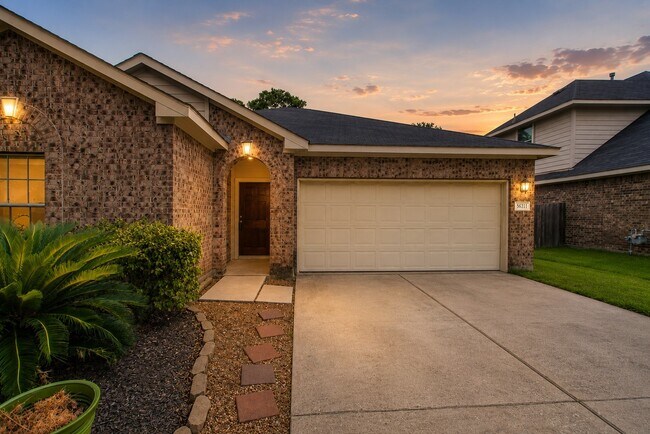 Building Photo - 25531 Forest Springs Lake