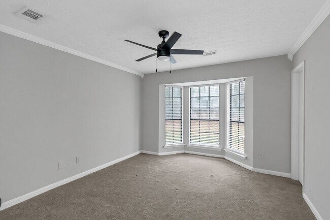 Building Photo - 321 Summerwood Ln