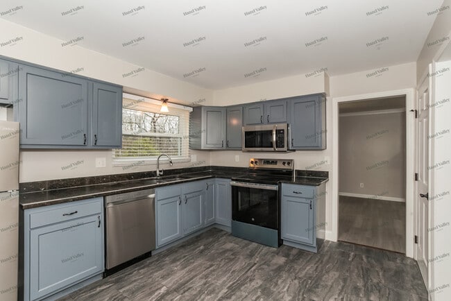 Building Photo - 5563 Little Flower Ave