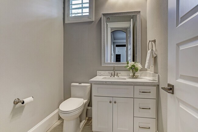 Building Photo - 325 Bunker Hill Rd