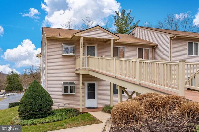 Building Photo - 10247 Redtail Ct