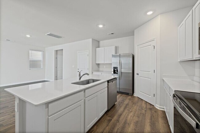 Building Photo - 4340 Oswin Dr