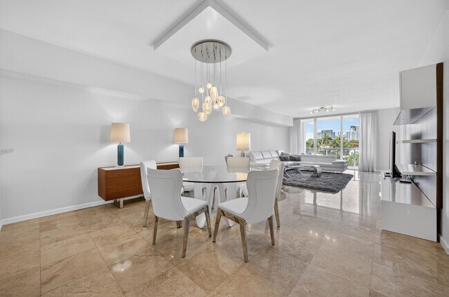 Building Photo - 45 Hendricks Isle