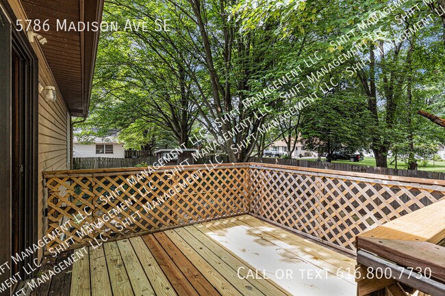 Primary Photo - 5786 Madison Ave SE