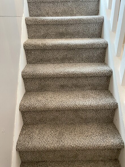 Building Photo - 906 West Ave