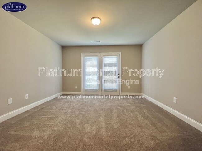 Building Photo - 2360 Manor Pointe Dr