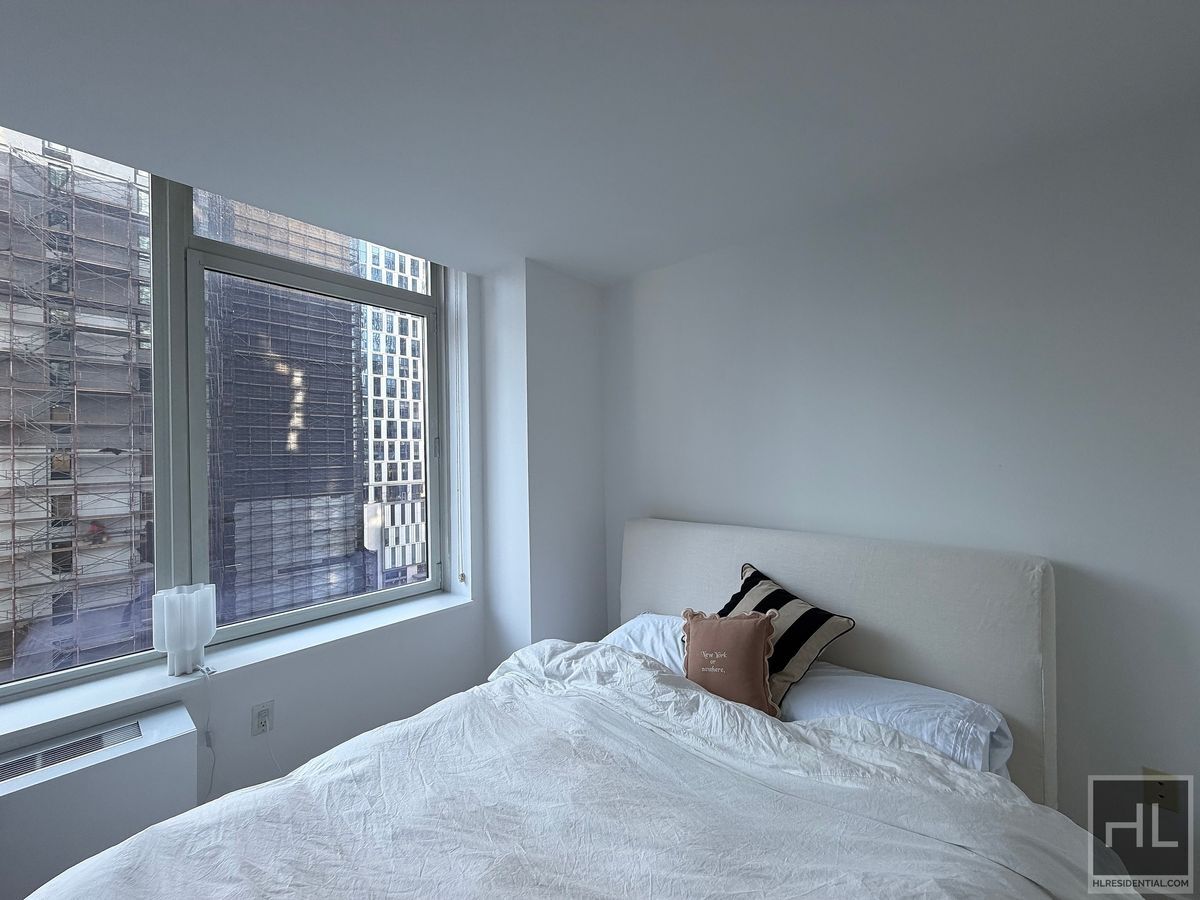 Building Photo - FLEET PLACE