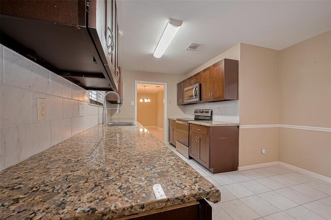 Building Photo - 13126 Kingsmill Dr