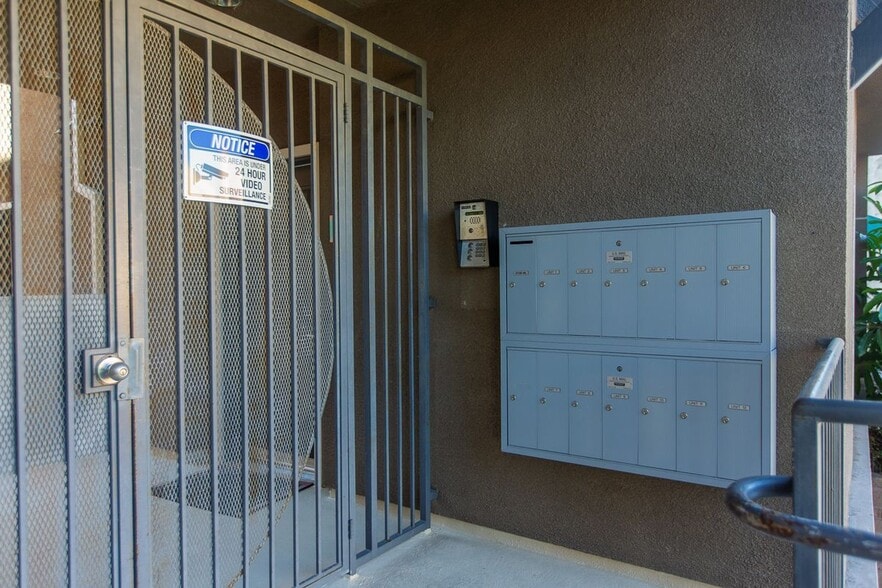 Building Photo - 10918 Morrison St