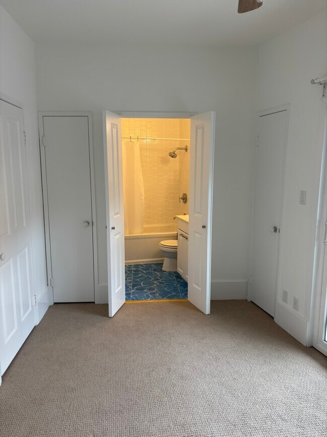 Building Photo - 12217 Rochester Ave