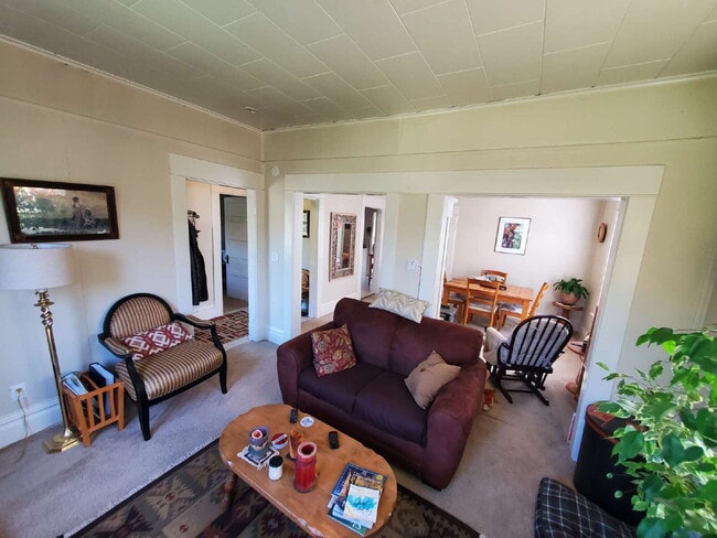Building Photo - Charming 2-Bed Home in Bellingham's Columb...